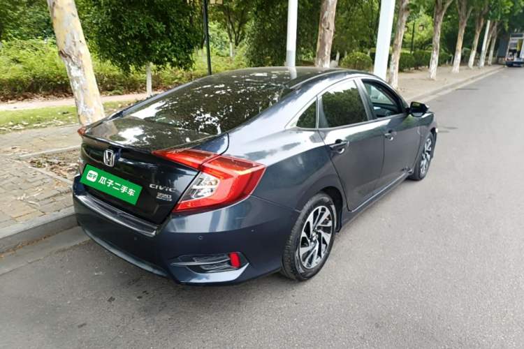 Used Honda Civic 2016 220TURBO CVT Luxury Edition Rear Right 45 Deg