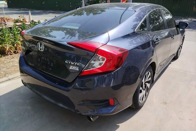 Used Honda Civic 2016 220TURBO CVT Luxury Edition Rear Right 45 Deg