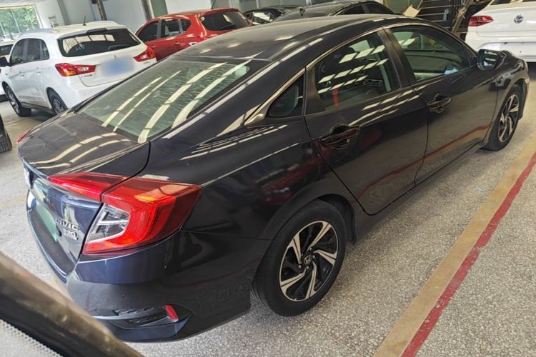 Used Honda Civic 2016 220TURBO CVT Luxury Edition Rear Right 45 Deg