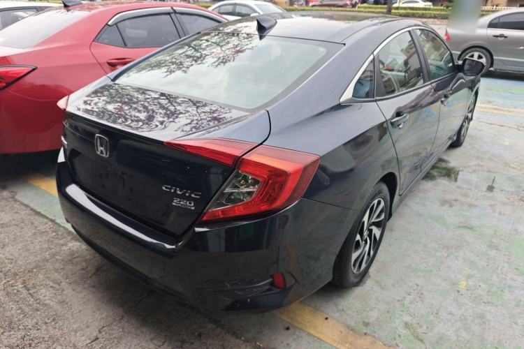 Used Honda Civic 2016 220TURBO CVT Luxury Edition Rear Right 45 Deg