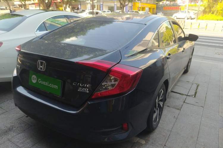 Used Honda Civic 2016 220TURBO CVT Luxury Edition Rear Right 45 Deg