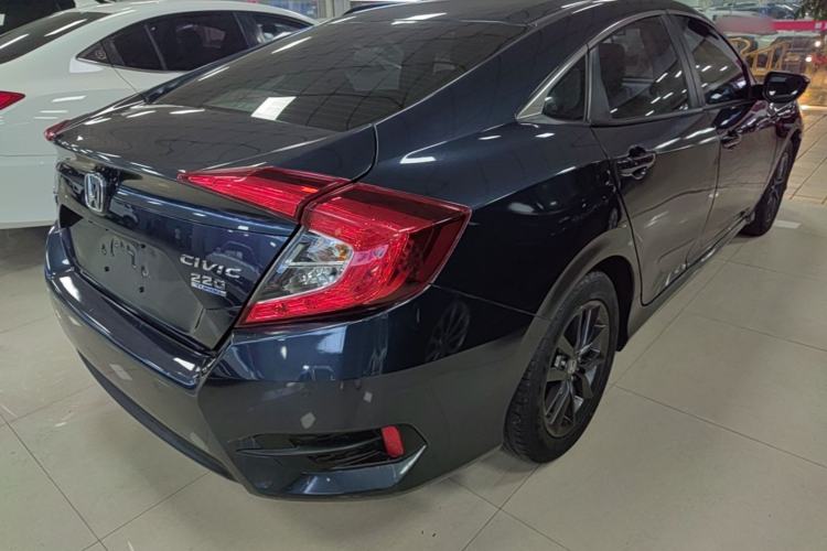 Used Honda Civic 2016 220TURBO CVT Luxury Edition Rear Right 45 Deg
