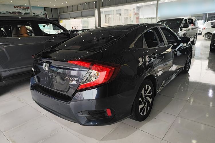 Used Honda Civic 2016 220TURBO CVT Luxury Edition Rear Right 45 Deg