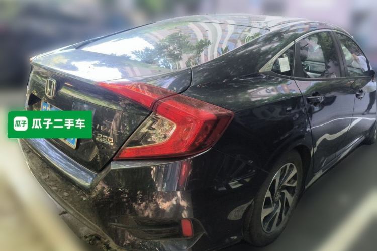 Used Honda Civic 2016 220TURBO CVT Luxury Edition Rear Right 45 Deg