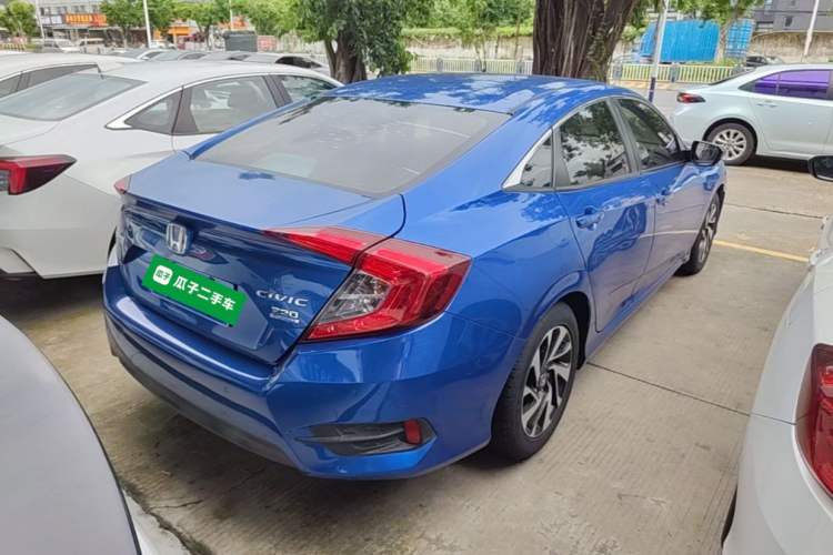 Used Honda Civic 2016 220TURBO Manual Luxury Edition Rear Right 45 Deg
