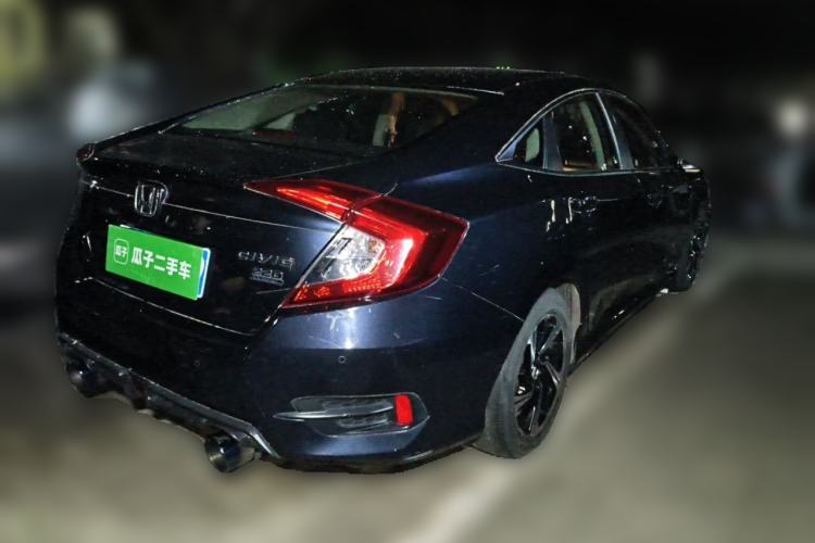 Used Honda Civic 2016 220TURBO Manual Luxury Edition Rear Right 45 Deg