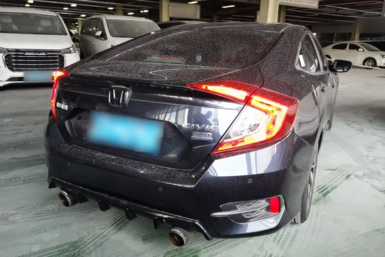 Used Honda Civic 2016 220TURBO CVT Luxury Edition Rear Right 45 Deg