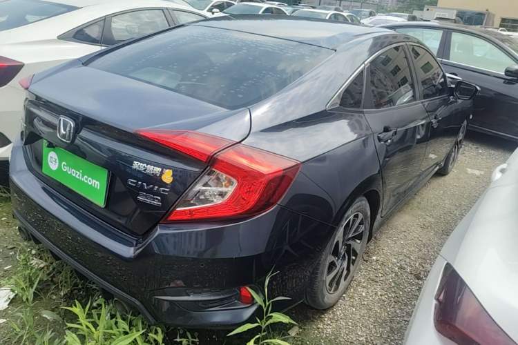 Used Honda Civic 2016 220TURBO CVT Luxury Edition Rear Right 45 Deg