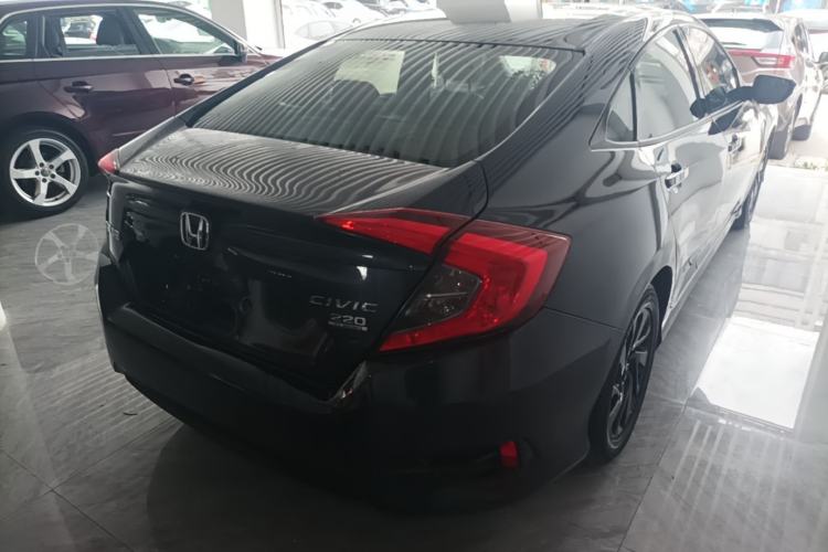 Used Honda Civic 2016 220TURBO CVT Luxury Edition Rear Right 45 Deg