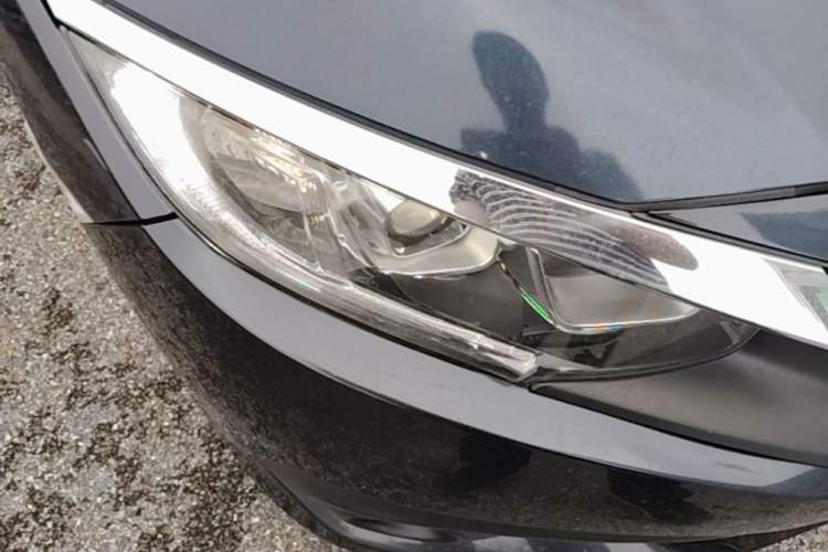 Used Honda Civic 2016 220TURBO Manual Luxury Edition Right Front Headlight