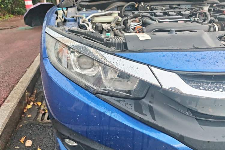 Used Honda Civic 2016 220TURBO CVT Luxury Edition Right Front Headlight