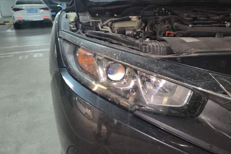 Used Honda Civic 2016 220TURBO CVT Luxury Edition Right Front Headlight