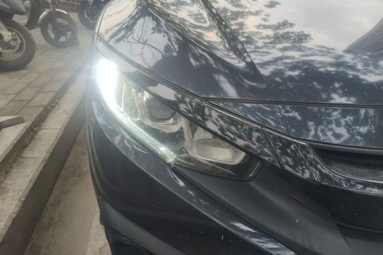 Used Honda Civic 2016 220TURBO CVT Luxury Edition Right Front Headlight