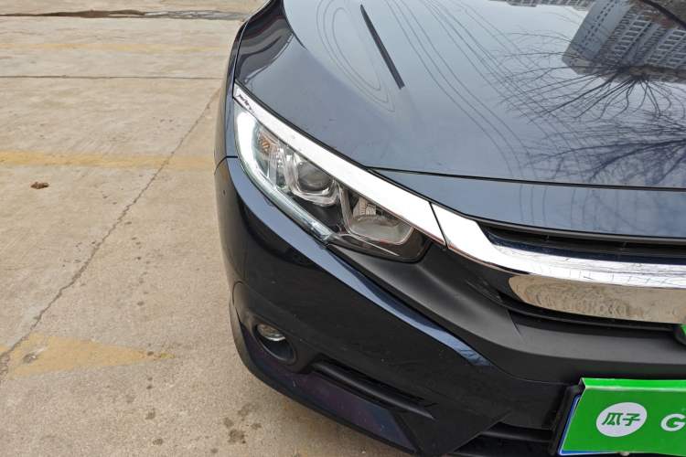 Used Honda Civic 2016 220TURBO CVT Luxury Edition Right Front Headlight