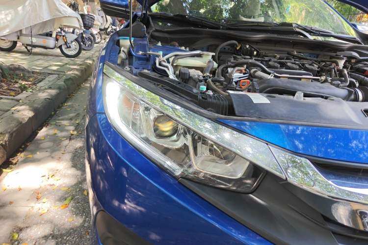 Used Honda Civic 2016 220TURBO CVT Luxury Edition Right Front Headlight
