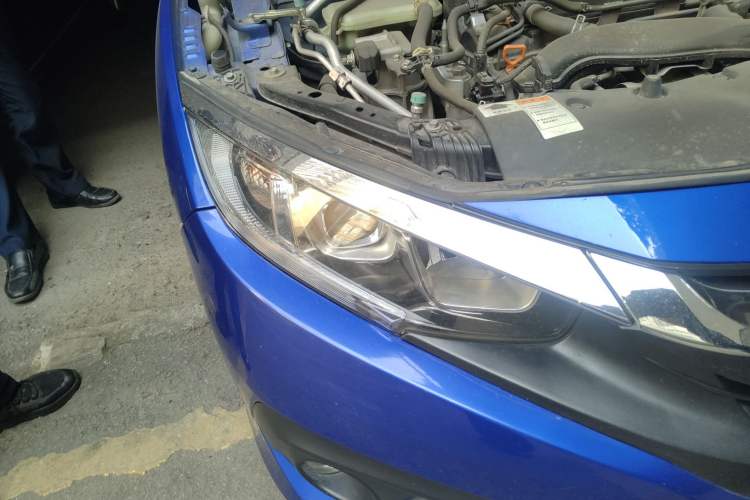 Used Honda Civic 2016 220TURBO CVT Luxury Edition Right Front Headlight