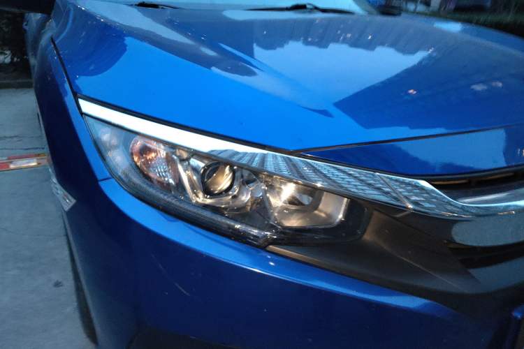 Used Honda Civic 2016 220TURBO CVT Luxury Edition Right Front Headlight
