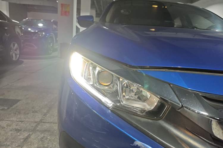 Used Honda Civic 2016 180TURBO CVT Comfort Version Right Front Headlight