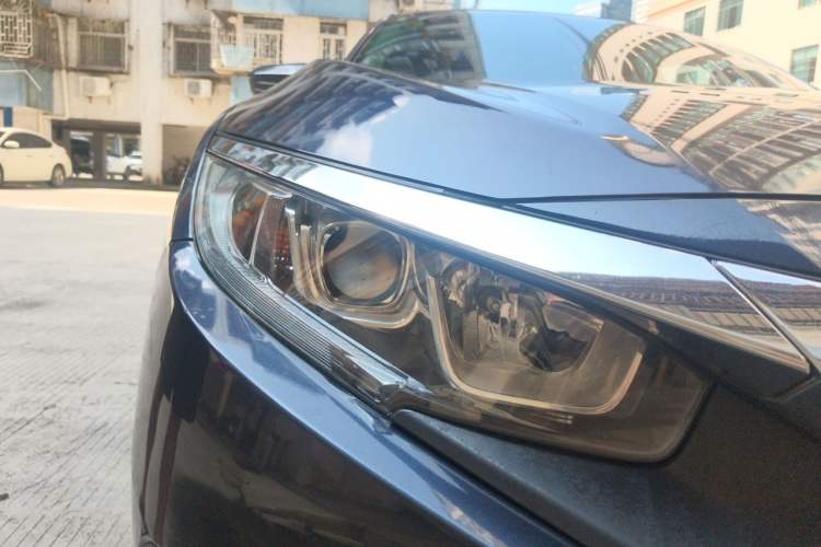 Used Honda Civic 2016 220TURBO CVT Luxury Edition Right Front Headlight