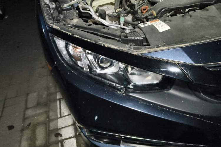 Used Honda Civic 2016 220TURBO Manual Luxury Edition Right Front Headlight