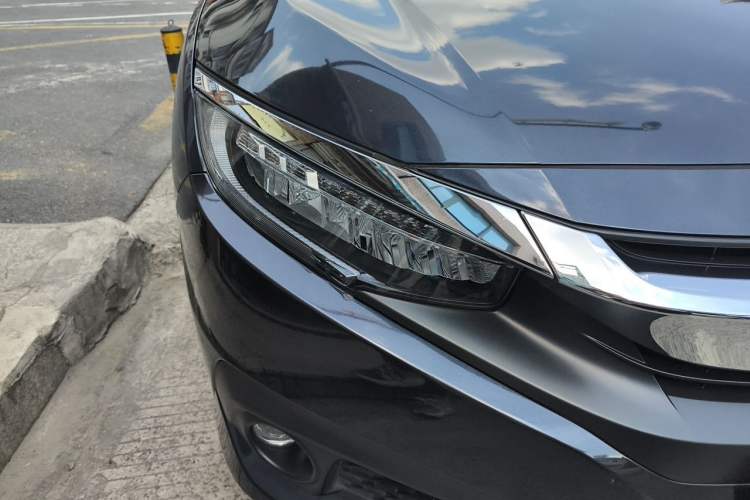 Used Honda Civic 2016 220TURBO CVT Prestige Edition Right Front Headlight