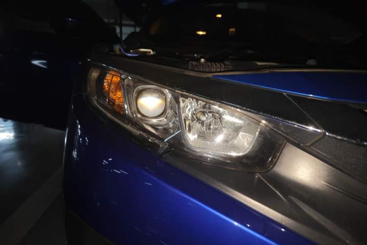 Used Honda Civic 2016 220TURBO CVT Luxury Edition Right Front Headlight