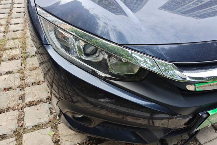 Used Honda Civic 2016 220TURBO CVT Luxury Edition Right Front Headlight