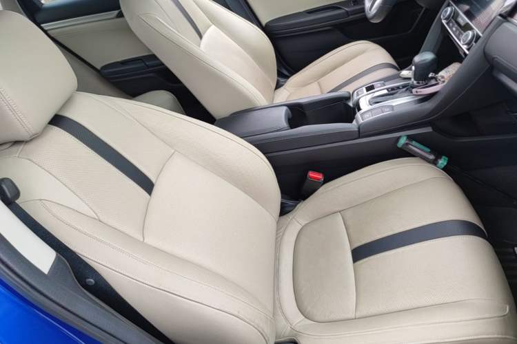 Used Honda Civic 2016 220TURBO CVT Prestige Edition Right Front Seat