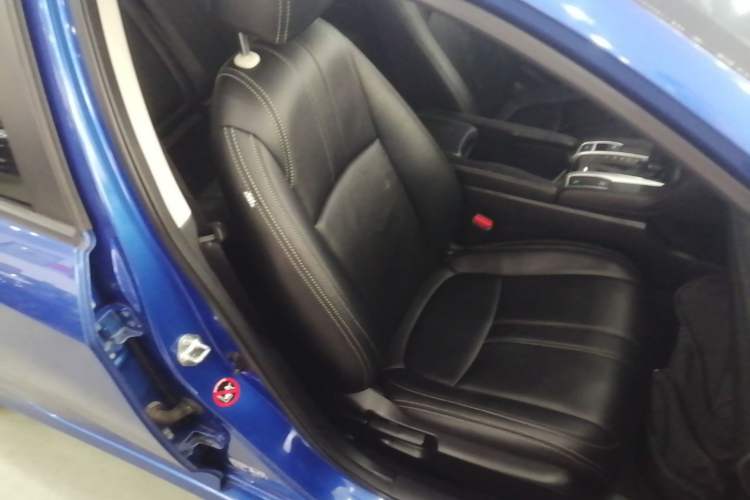 Used Honda Civic 2016 220TURBO CVT Luxury Edition Right Front Seat