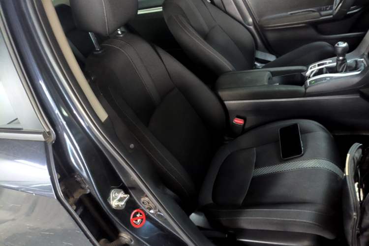 Used Honda Civic 2016 220TURBO Manual Luxury Edition Right Front Seat