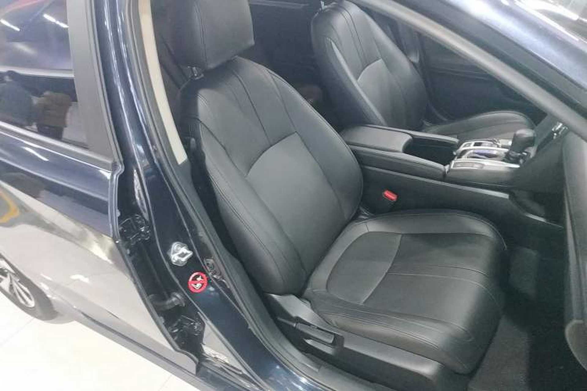 Used Honda Civic 2016 220TURBO CVT Luxury Edition Right Front Seat