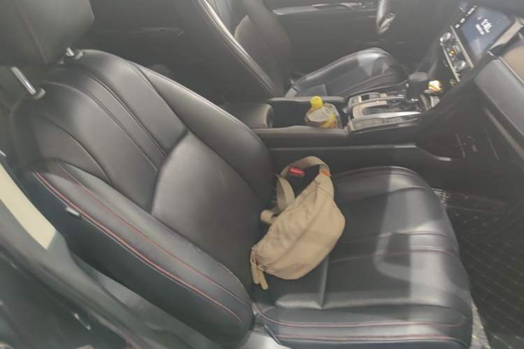 Used Honda Civic 2016 220TURBO CVT Luxury Edition Right Front Seat