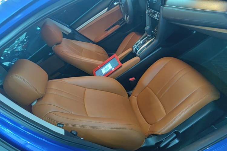 Used Honda Civic 2016 220TURBO CVT Luxury Edition Right Front Seat