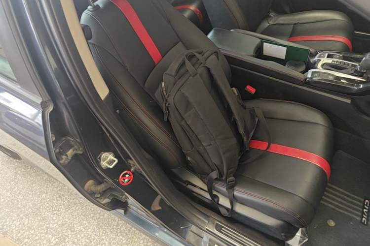 Used Honda Civic 2016 220TURBO CVT Luxury Edition Right Front Seat