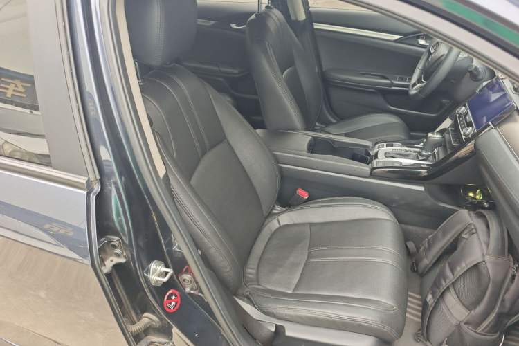 Used Honda Civic 2016 220TURBO CVT Luxury Edition Right Front Seat