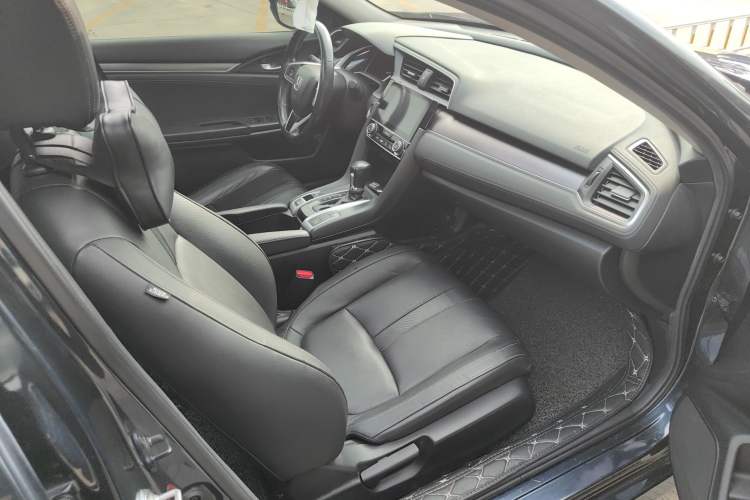 Used Honda Civic 2016 220TURBO CVT Prestige Edition Right Front Seat