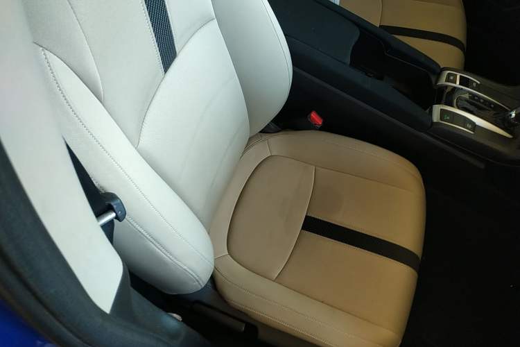 Used Honda Civic 2016 220TURBO CVT Luxury Edition Right Front Seat