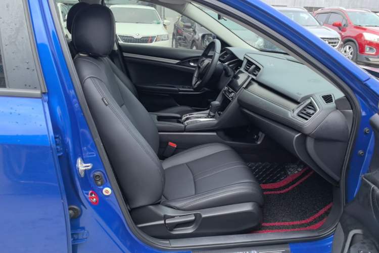 Used Honda Civic 2016 220TURBO CVT Luxury Edition Right Front Seat