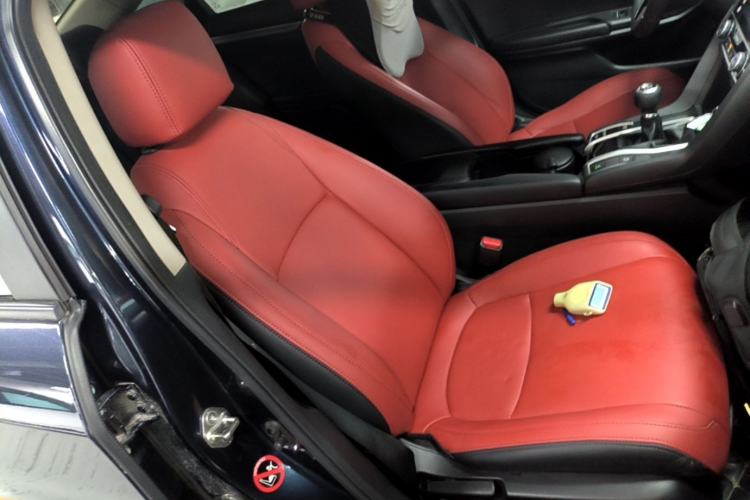 Used Honda Civic 2016 220TURBO Manual Luxury Edition Right Front Seat