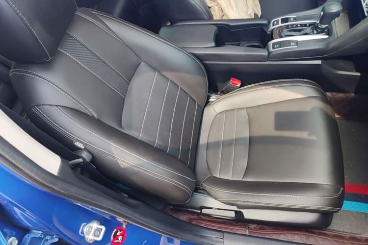 Used Honda Civic 2016 220TURBO CVT Luxury Edition Right Front Seat