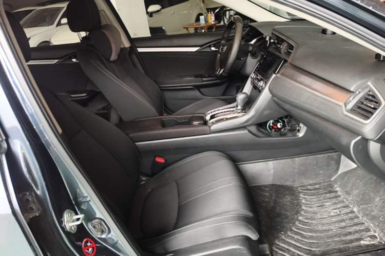 Used Honda Civic 2016 220TURBO CVT Luxury Edition Right Front Seat