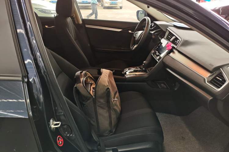 Used Honda Civic 2016 220TURBO CVT Luxury Edition Right Front Seat