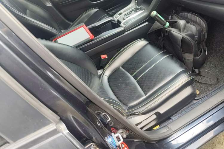Used Honda Civic 2016 220TURBO CVT Luxury Edition Right Front Seat