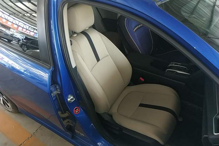 Used Honda Civic 2016 220TURBO CVT Luxury Edition Right Front Seat