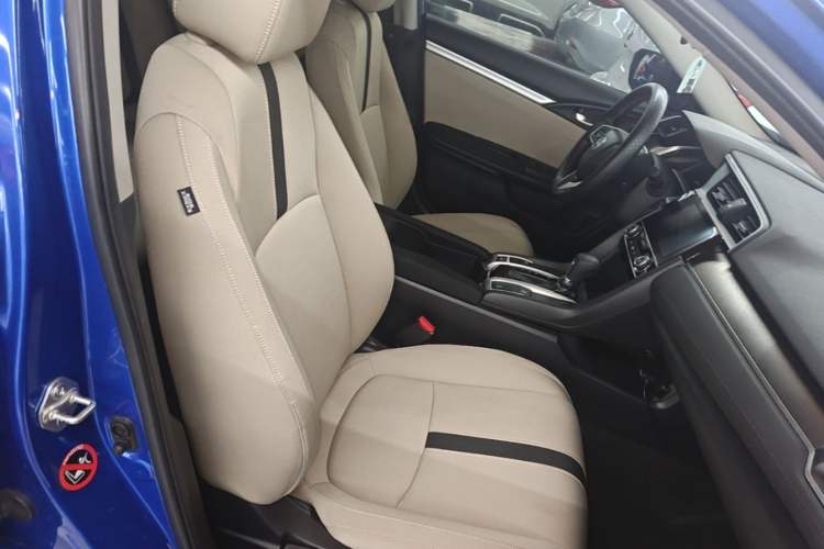 Used Honda Civic 2016 220TURBO CVT Luxury Edition Right Front Seat