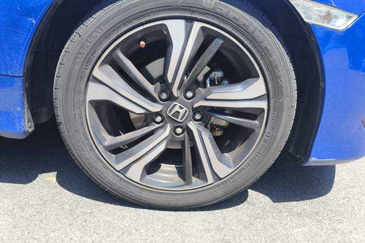 Used Honda Civic 2016 220TURBO CVT Prestige Edition Right Front Wheel Hub