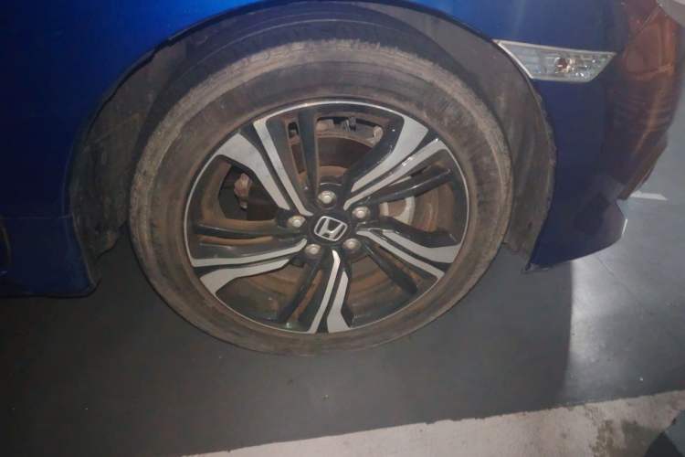 Used Honda Civic 2016 220TURBO CVT Prestige Edition Right Front Wheel Hub