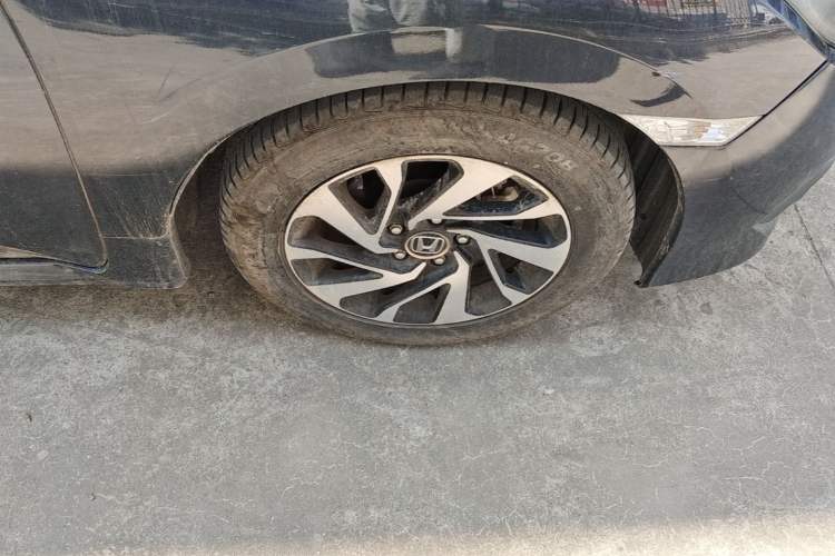 Used Honda Civic 2016 220TURBO CVT Luxury Edition Right Front Wheel Hub