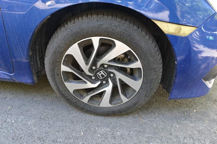 Used Honda Civic 2016 220TURBO CVT Luxury Edition Right Front Wheel Hub