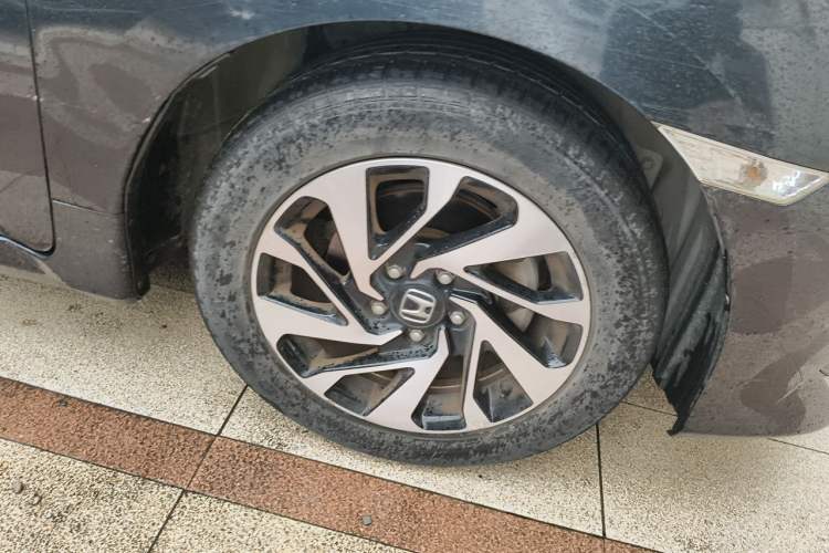 Used Honda Civic 2016 220TURBO CVT Luxury Edition Right Front Wheel Hub